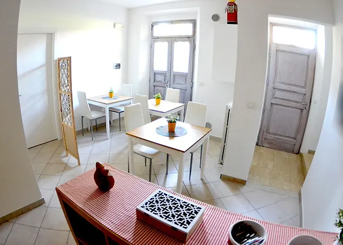 Il Vicolo Σαν Μπενεντέτο ντελ Τρόντο